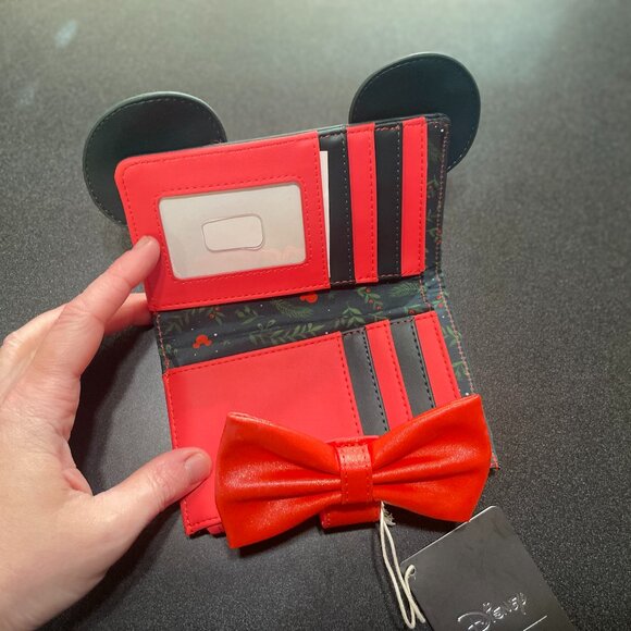🎄 Disney Loungefly Minnie Mouse Holiday Holly Berry Mini Backpack & Wallet Set - Picture 9 of 9